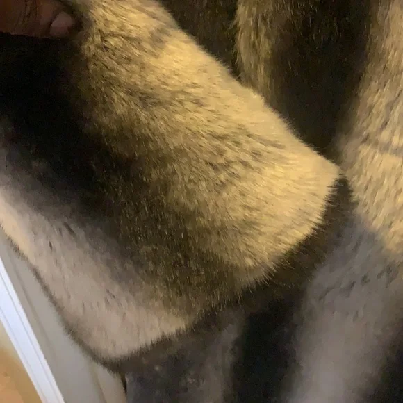 Pamela McCoy chinchilla replica fur coat - Picture 9 of 10